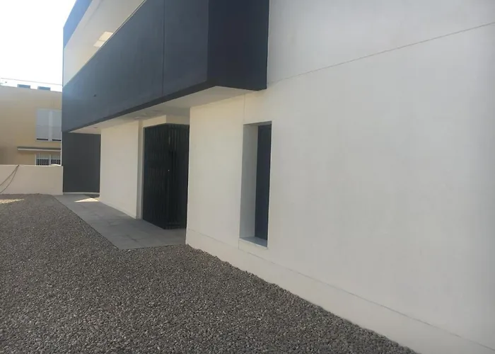 Dimalbirpark Ground Floor A דירה *